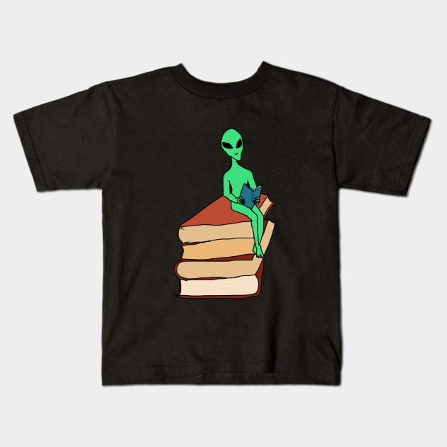 Alien reading Kids T-Shirt by cypryanus